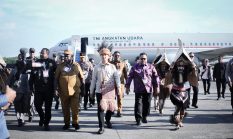 Wapres Gibran Rakabuming Raka Disambut Tarian Budaya saat Kunjungan Kerja di Sorong