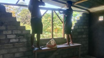 Renovasi Gereja  Persekutuan Kristen Alkitab Indonesia (GPKAI) Dapat Sentuhan TMMD, Jemaat ERROI Ucap Syukur