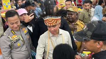 Wapres Gibran Turun Langsung ke Saga Sorong, Ajak Mama-Mama Papua Belanja Bersama Dan Berdialog