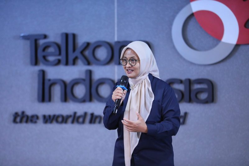 Direktur Utama Telkom Dian Siswarini.