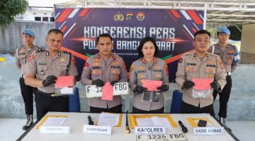 Polres Bangka Barat Gagalkan Penyelundupan Pasir Timah Ke Sumsel Di Pelabuhan Tanjung Kalian